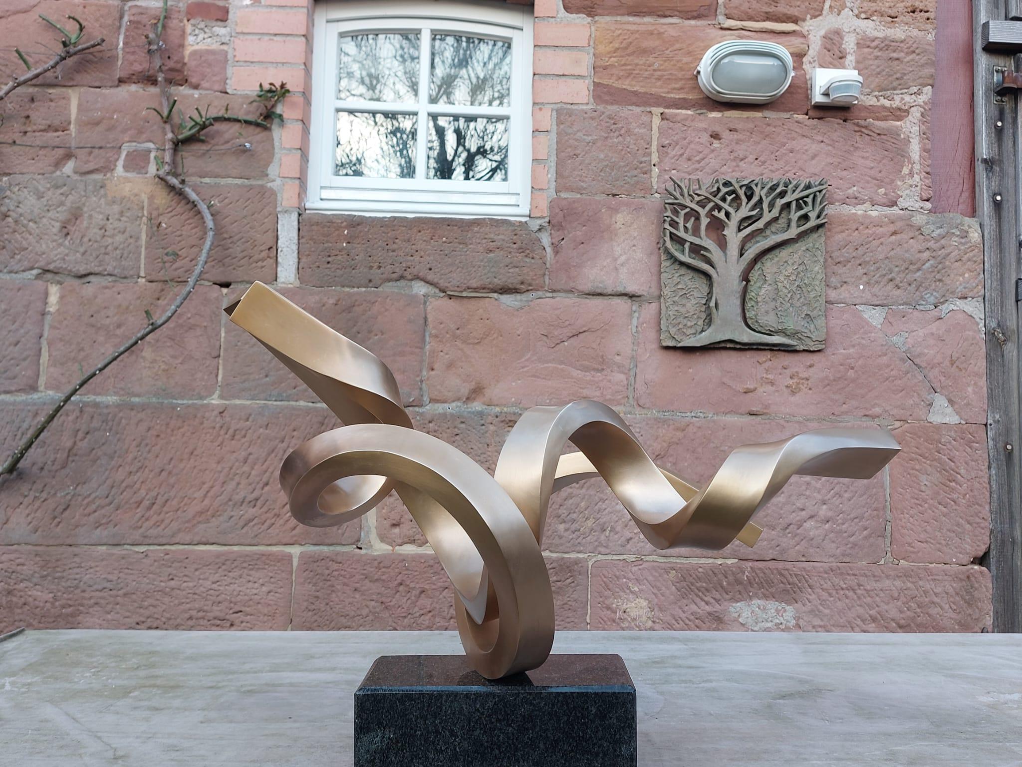 Dancing Elements by Kuno Vollet - Gold polished Bronze Sculpture Granite Base For Sale 2