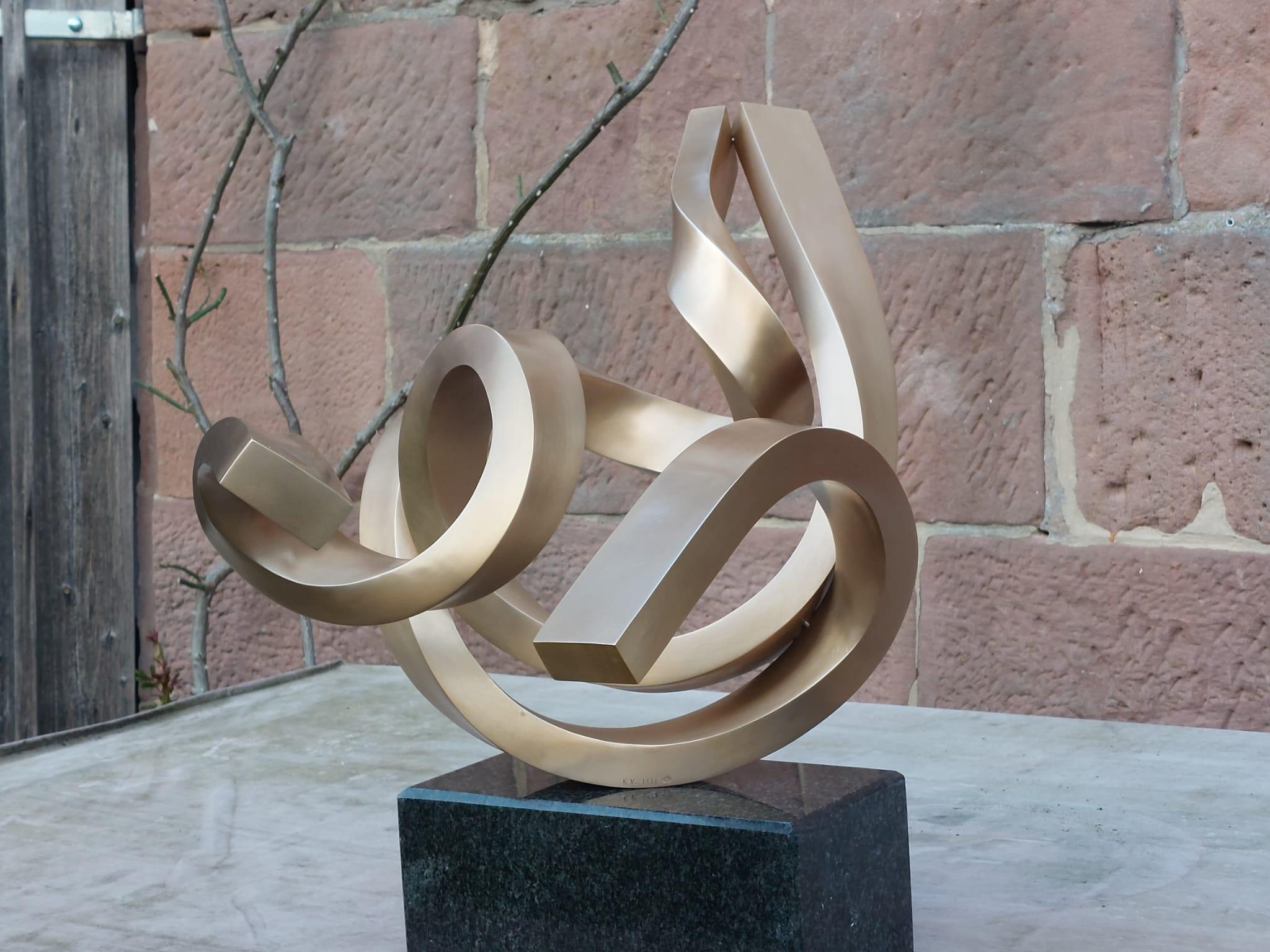 Dancing Elements by Kuno Vollet - Gold polished Bronze Sculpture Granite Base For Sale 4