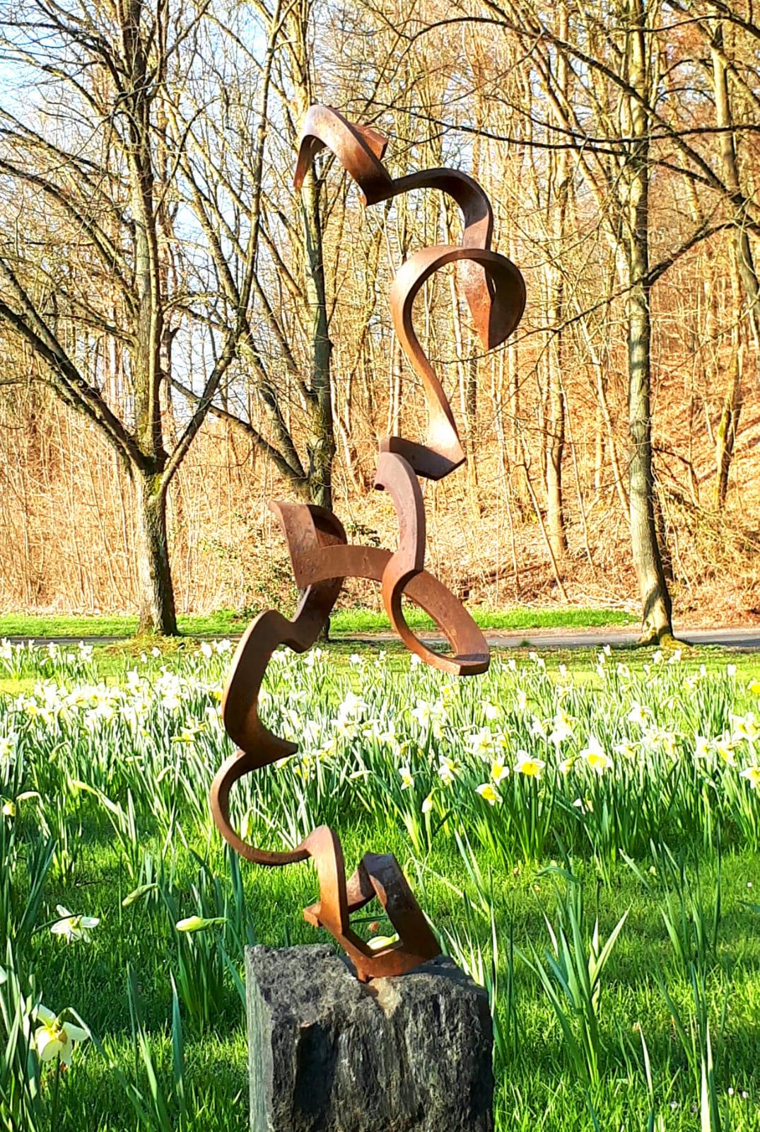 Dancing Spiral by Kuno Vollet - Contemporary Rusted Steel sculpture for Outdoors 4