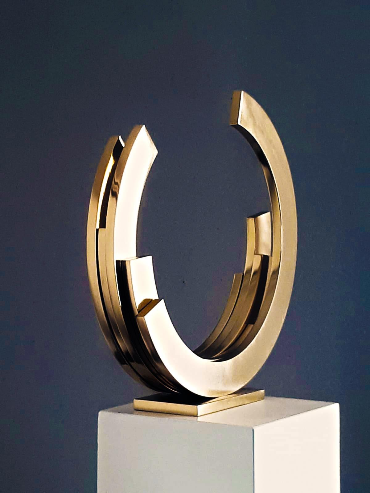 Golden Orbit by Kuno Vollet - Contemporary brass sculpture with marble base For Sale 8