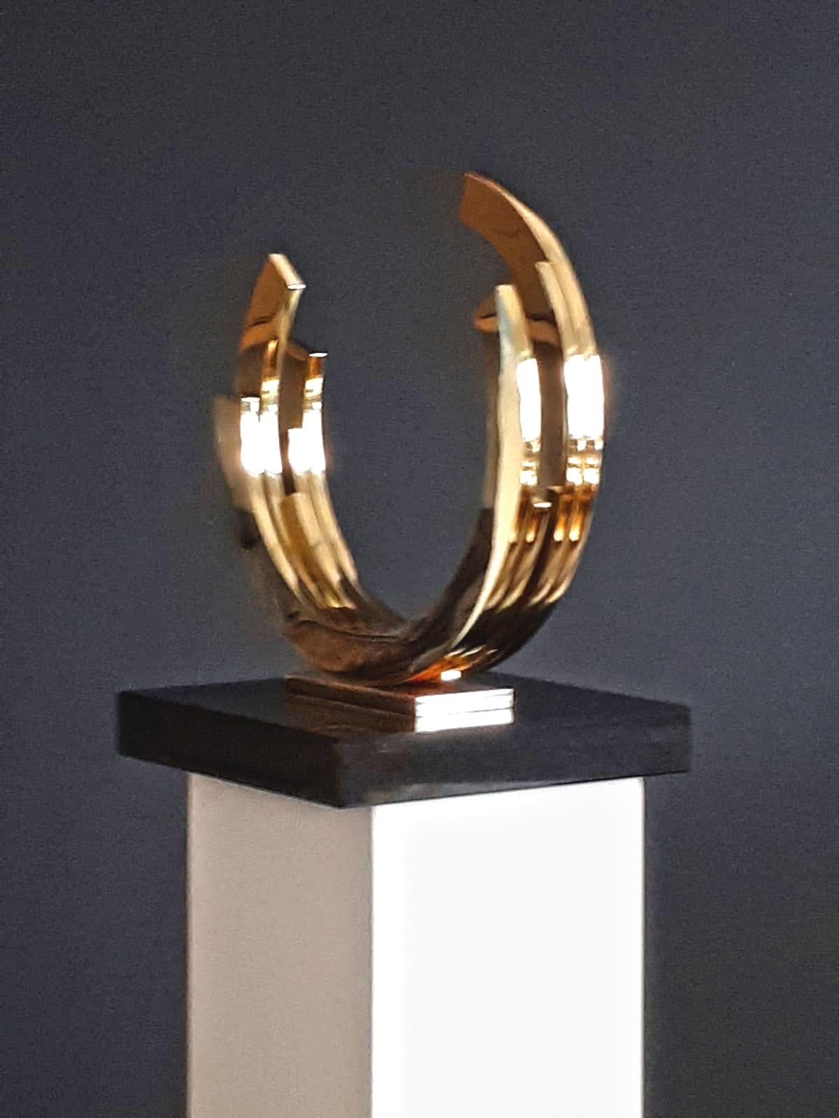 Golden Orbit by Kuno Vollet - Shiny Brass Circle Contemporary Minimal sculpture 7