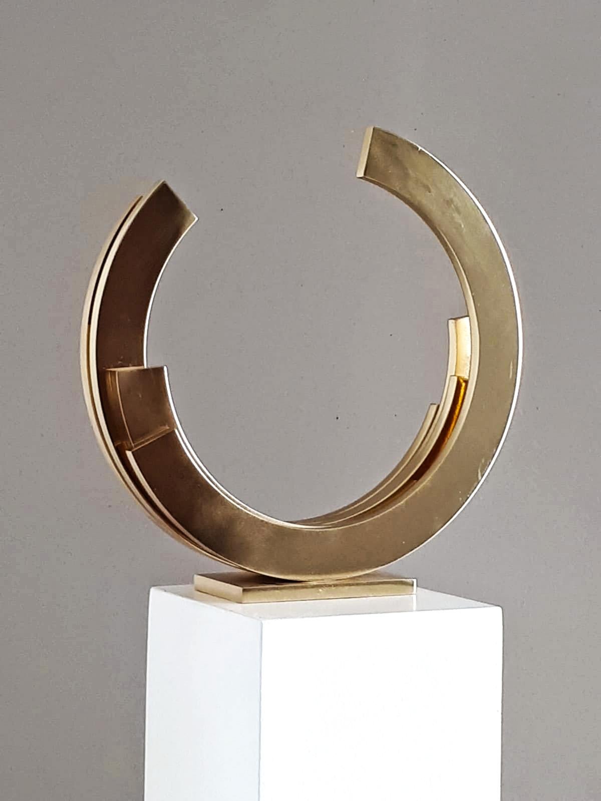 Golden Orbit by Kuno Vollet - Shiny Brass Circle Contemporary Minimal sculpture