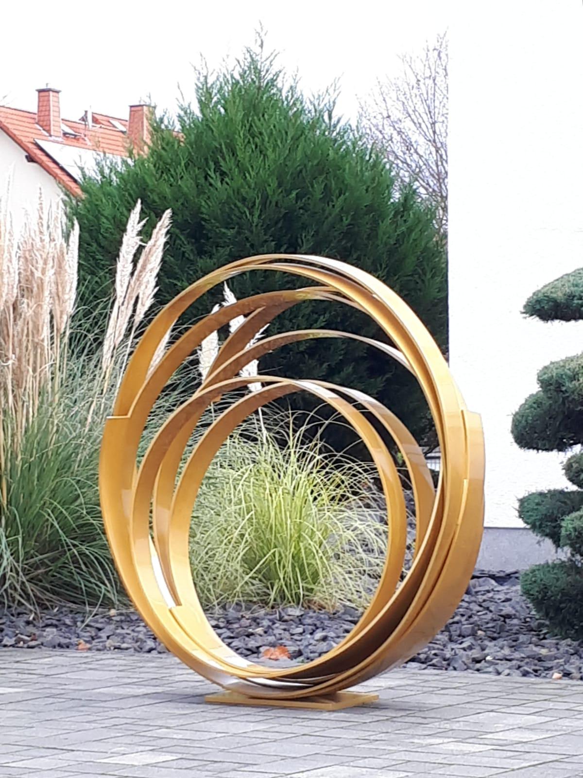 Golden Orbit Contemporary Aluminum  sculpture for Outdoors For Sale 3