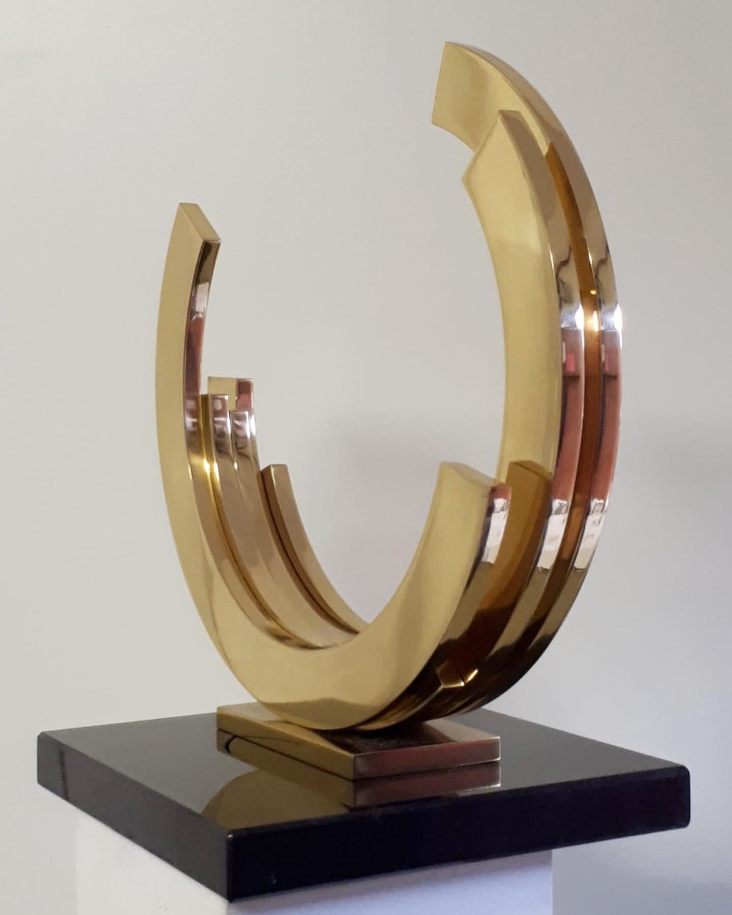 Golden Sphere by Kuno Vollet - Contemporary circular Brass sculpture For Sale 1