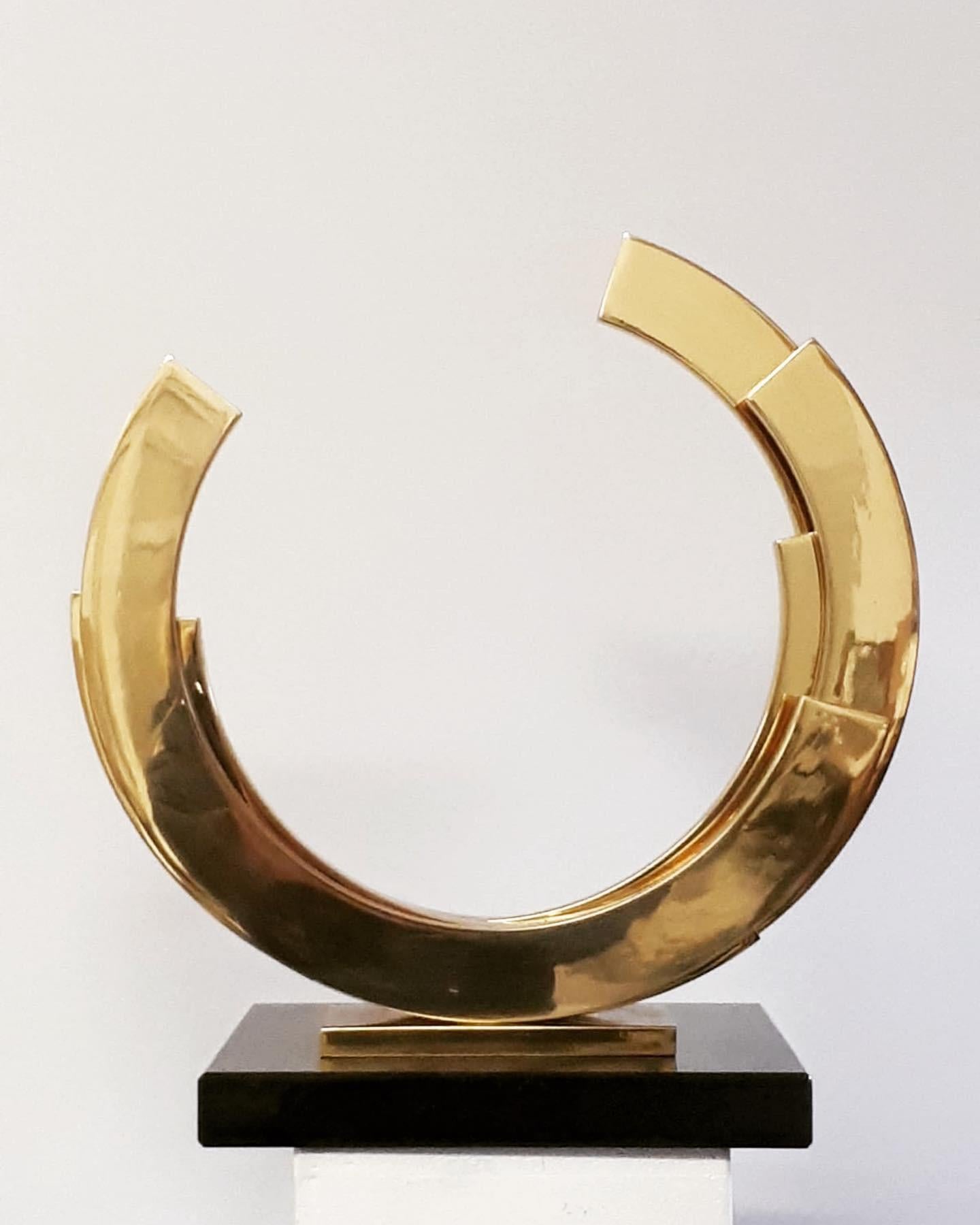Golden Sphere by Kuno Vollet - Contemporary circular Brass sculpture For Sale 2