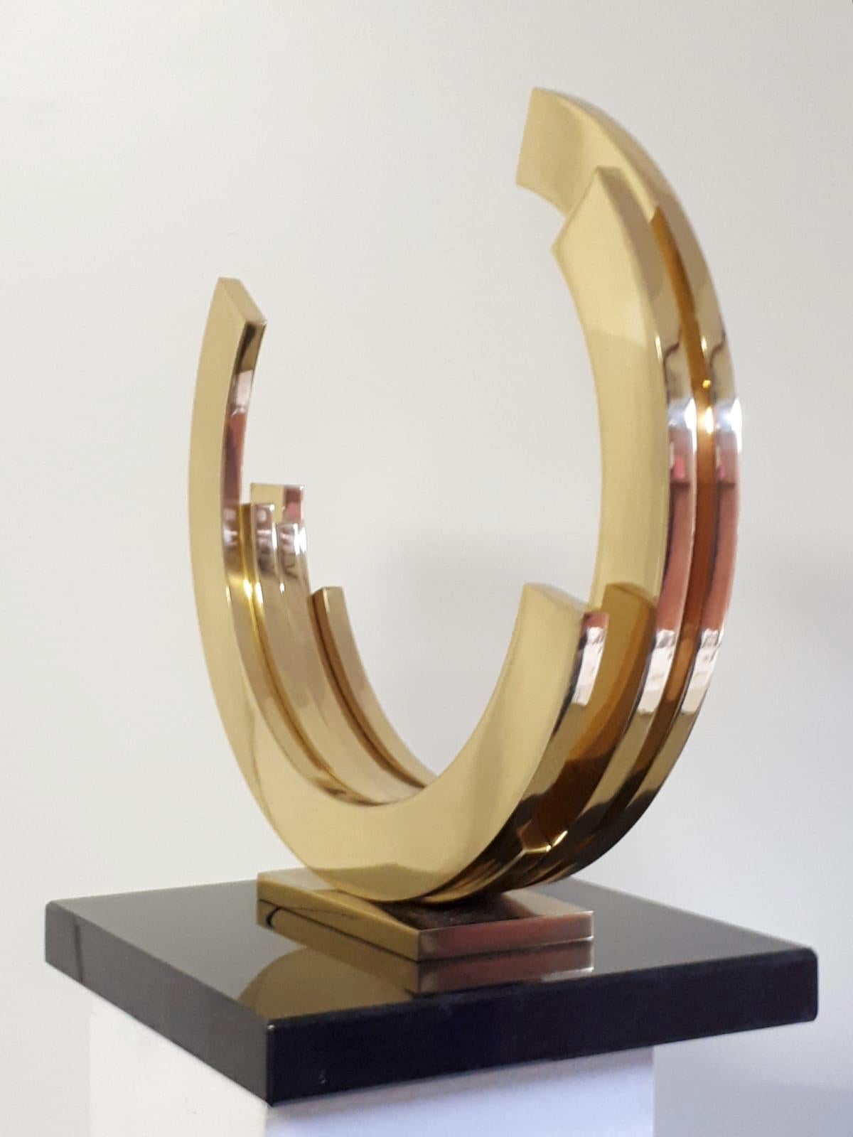 Golden Sphere by Kuno Vollet - Contemporary circular Brass sculpture For Sale 6