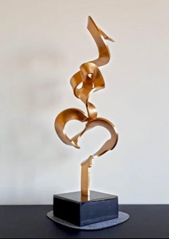 High Schwerelos Gold de Kuno Vollet - Sculpture contemporaine en bronze doré