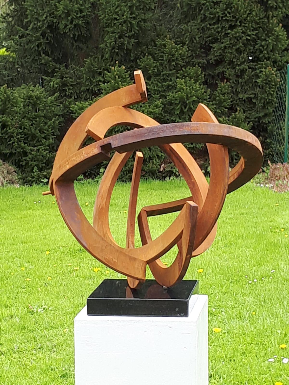Infinite Steel by Kuno Vollet - Contemporary Circular Steel sculpture  For Sale 2