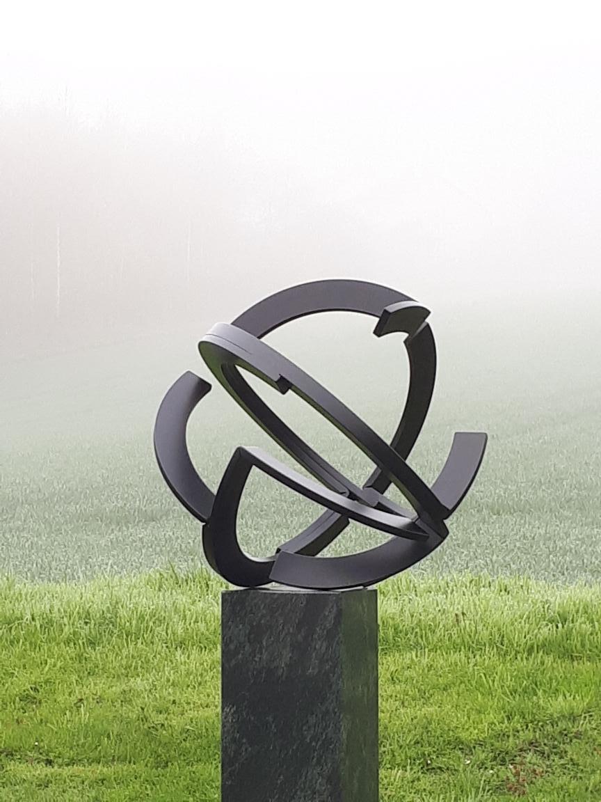 Intertwined by Kuno Vollet - Contemporary Circular Steel sculpture 1