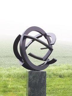 Entrelacées par Kuno Vollet - Sculpture circulaire contemporaine en acier 