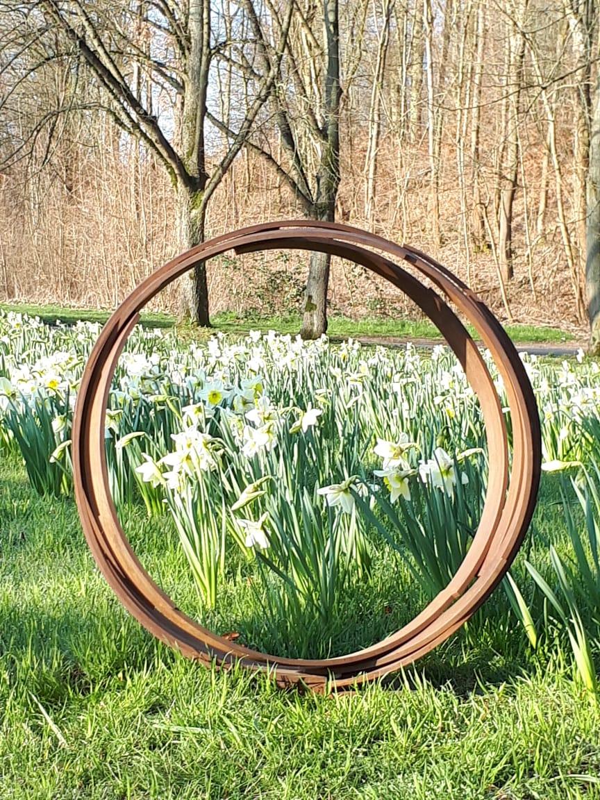 Large Orbit von Kuno Vollet - Zeitgenössische Skulptur aus rostigem Stahl für den Außenbereich im Angebot 2