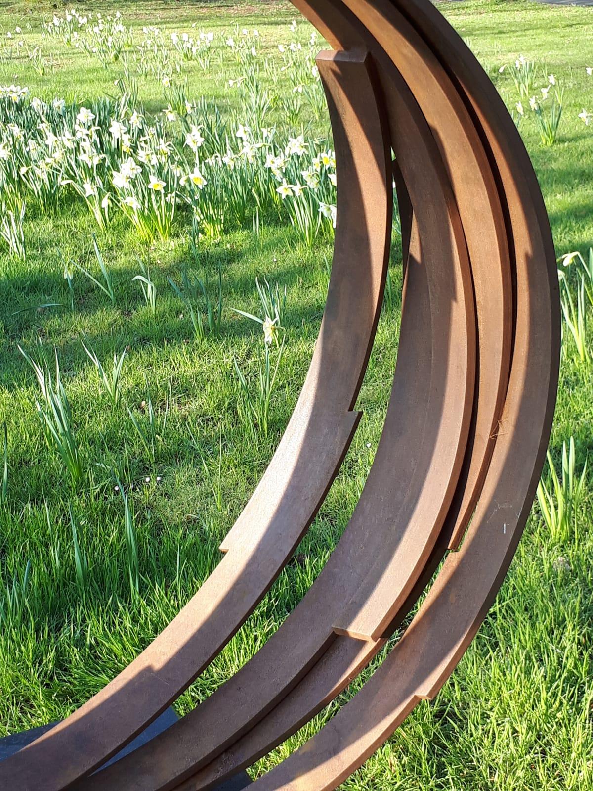 Large Orbit von Kuno Vollet - Zeitgenössische Skulptur aus rostigem Stahl für den Außenbereich im Angebot 6