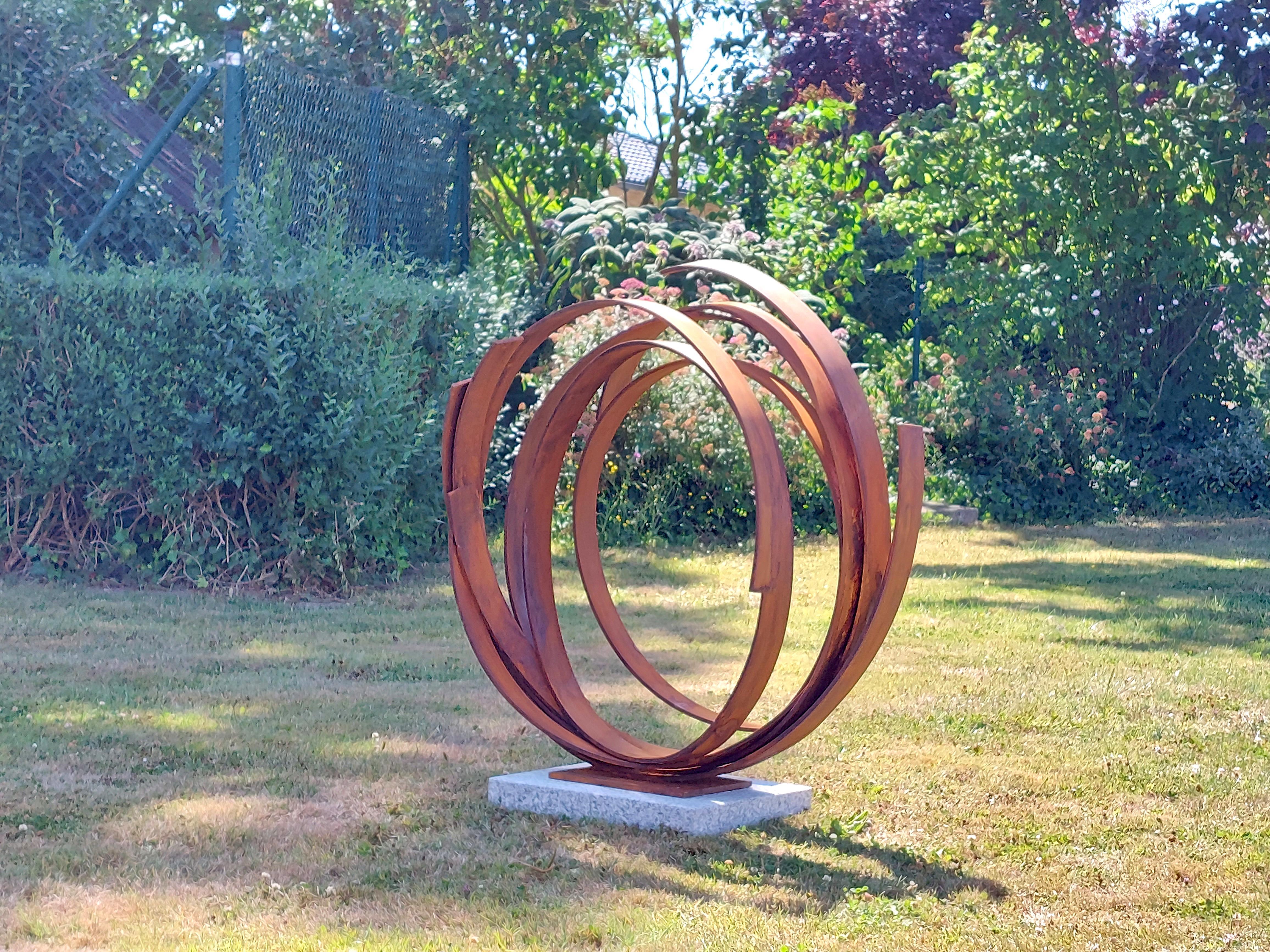 Large Steel Orbit by Kuno Vollet - Contemporary Rusted sculpture for Outdoors For Sale 4