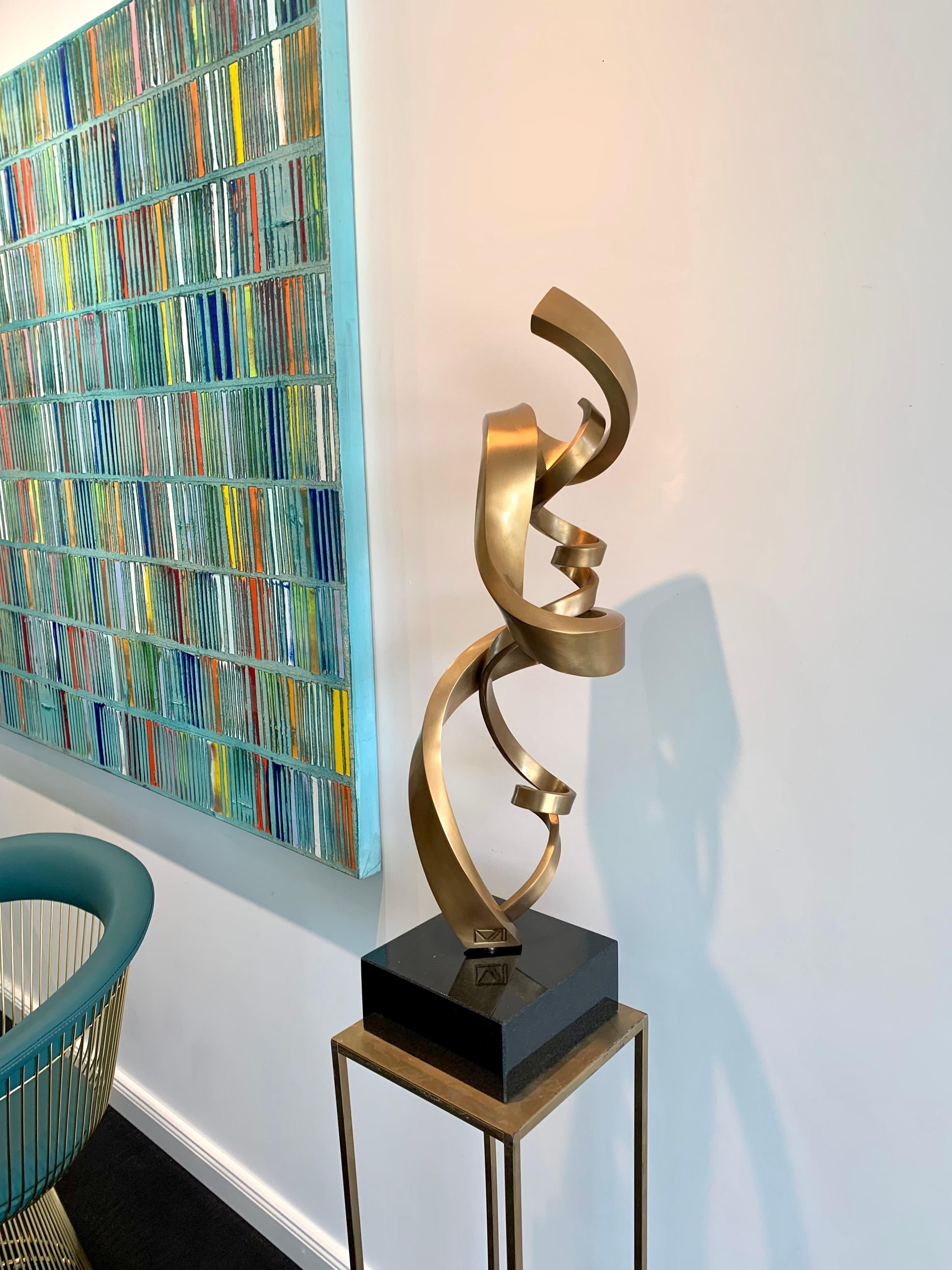 Love’s Bond by Kuno Vollet - Contemporary Golden bronze sculpture 11