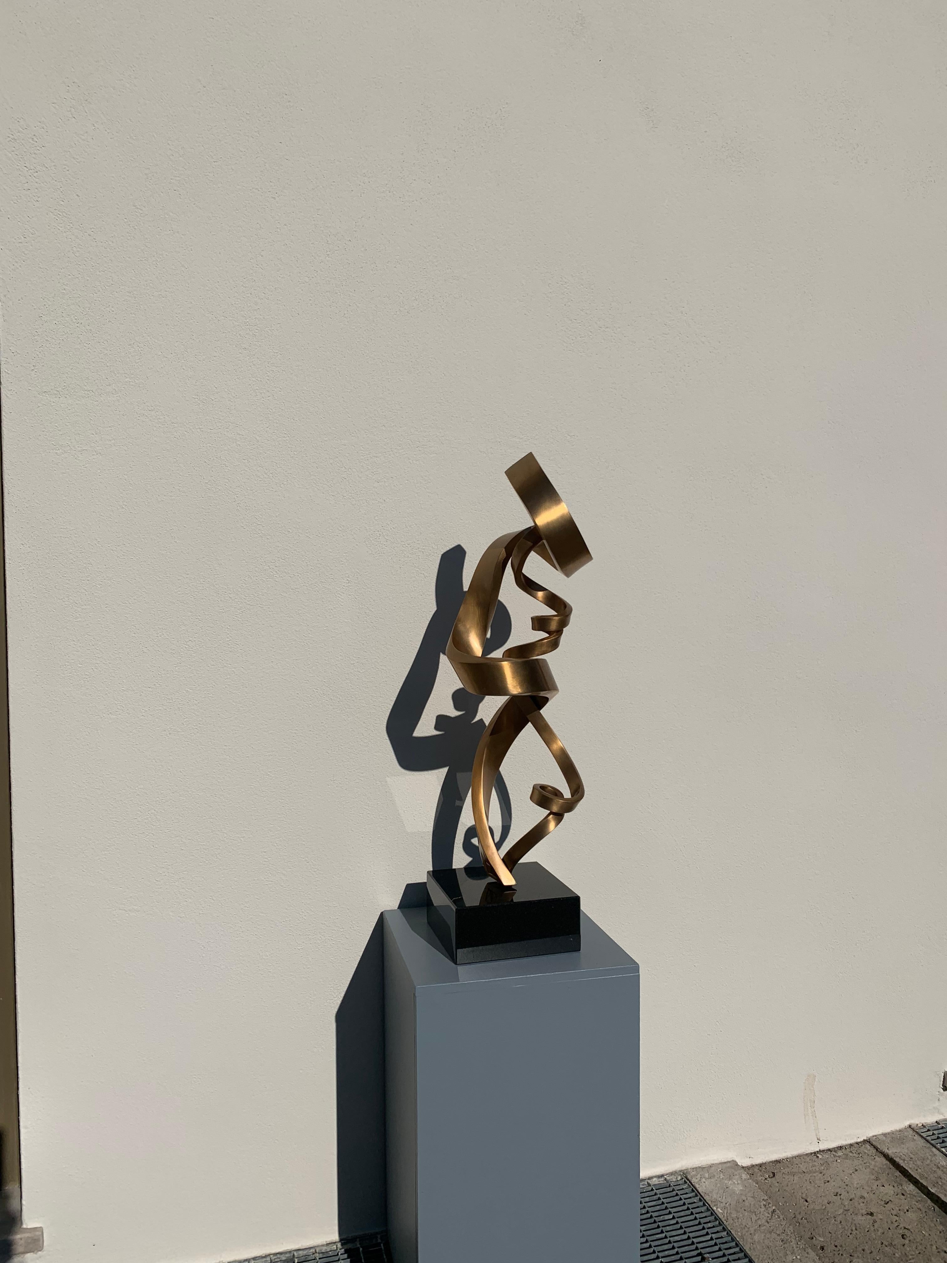 Love’s Bond by Kuno Vollet - Contemporary Golden bronze sculpture 17