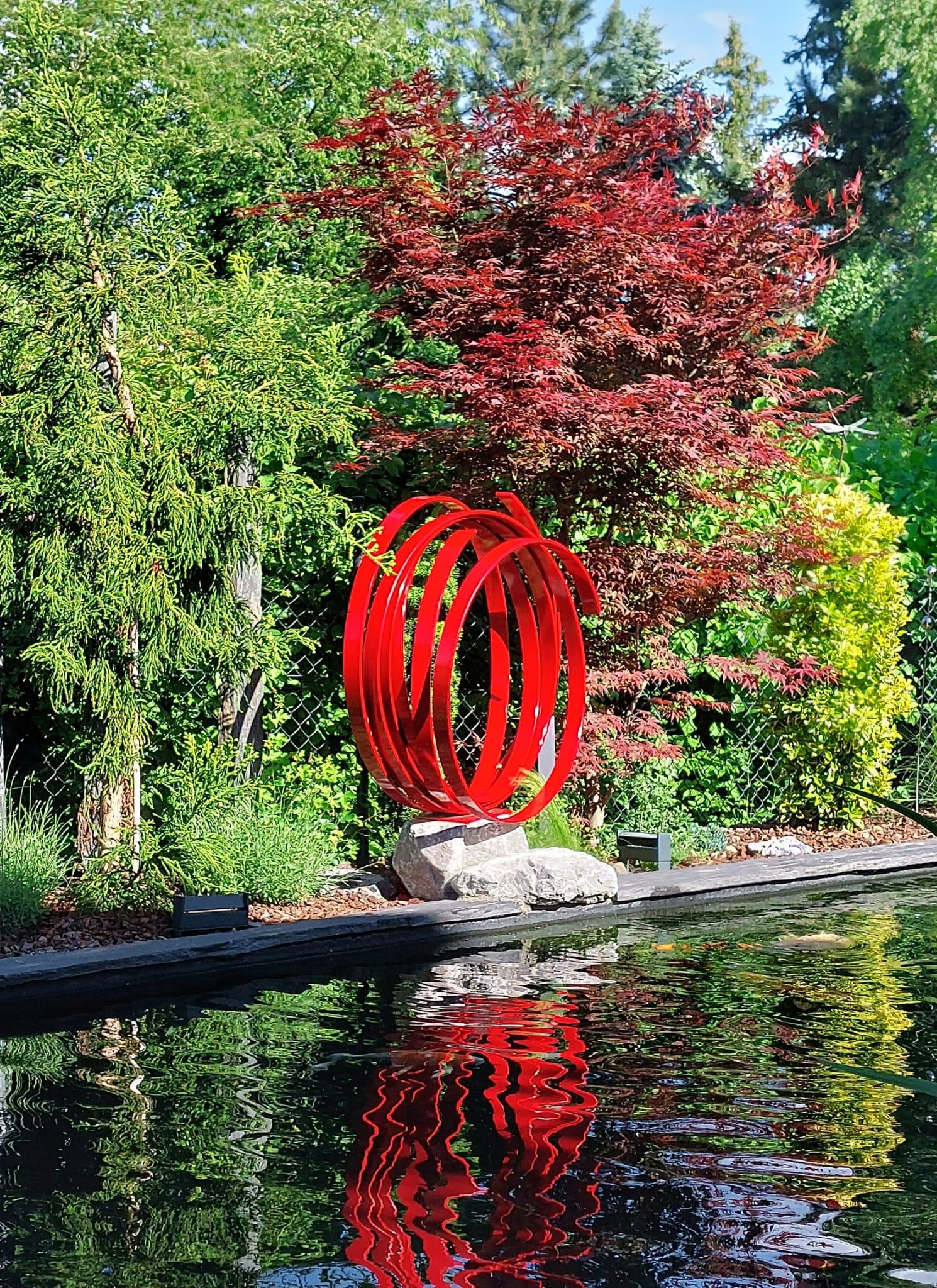 Royal Red Orbit Contemporary Aluminum sculpture for Outdoors For Sale 2