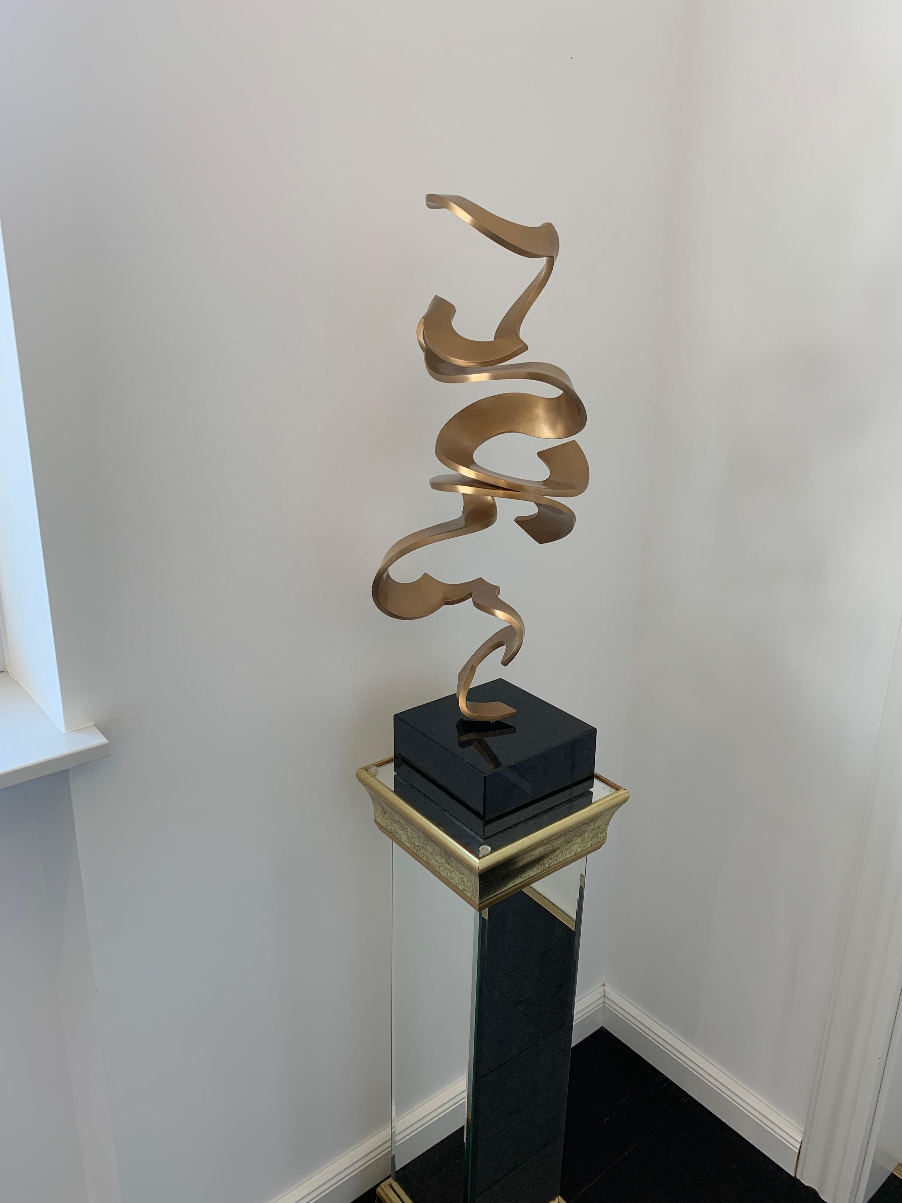 Schwerelos Gold by Kuno Vollet - Contemporary Golden bronze sculpture 11