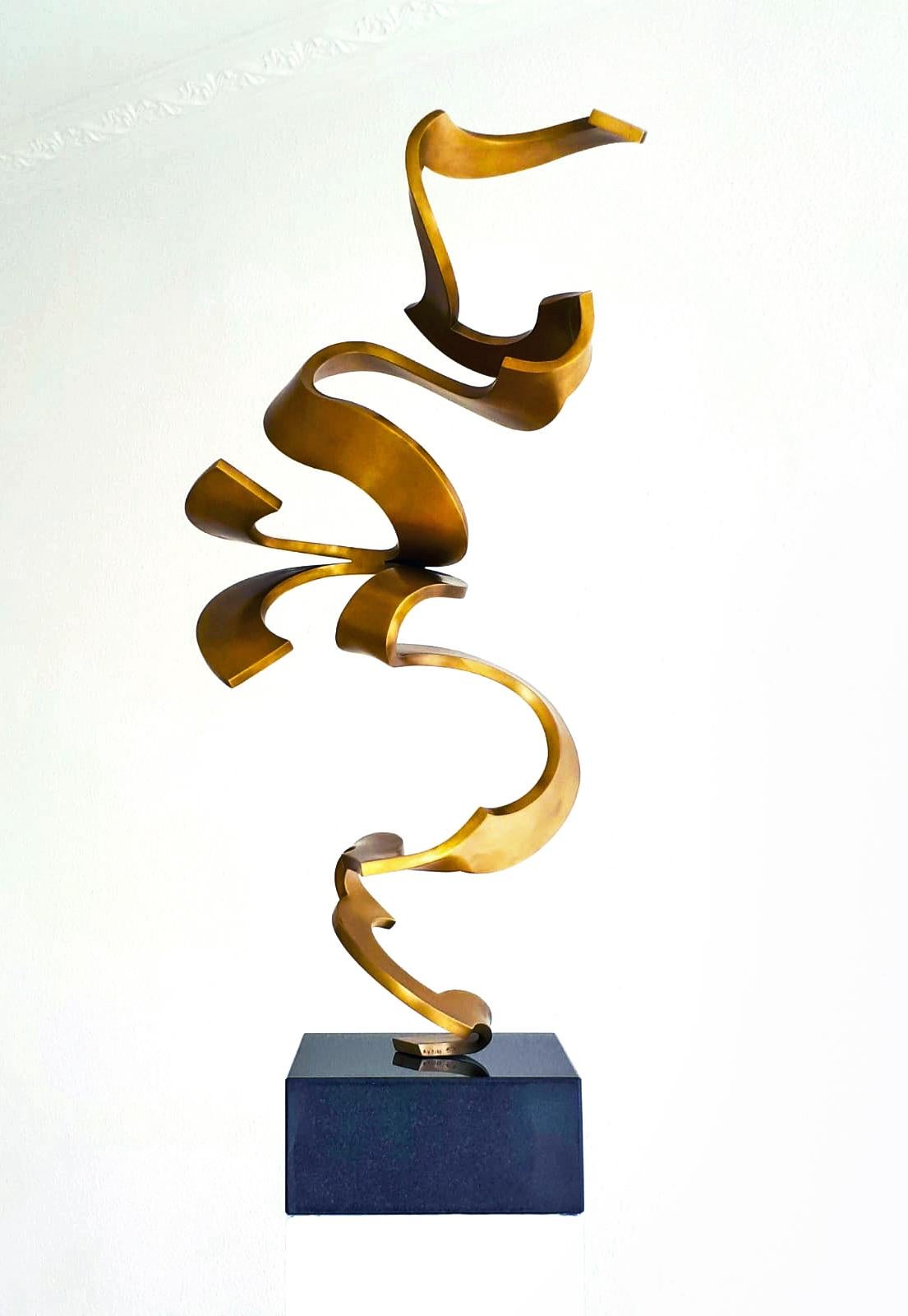 Schwerelos Gold by Kuno Vollet - Contemporary Golden bronze sculpture For Sale 2