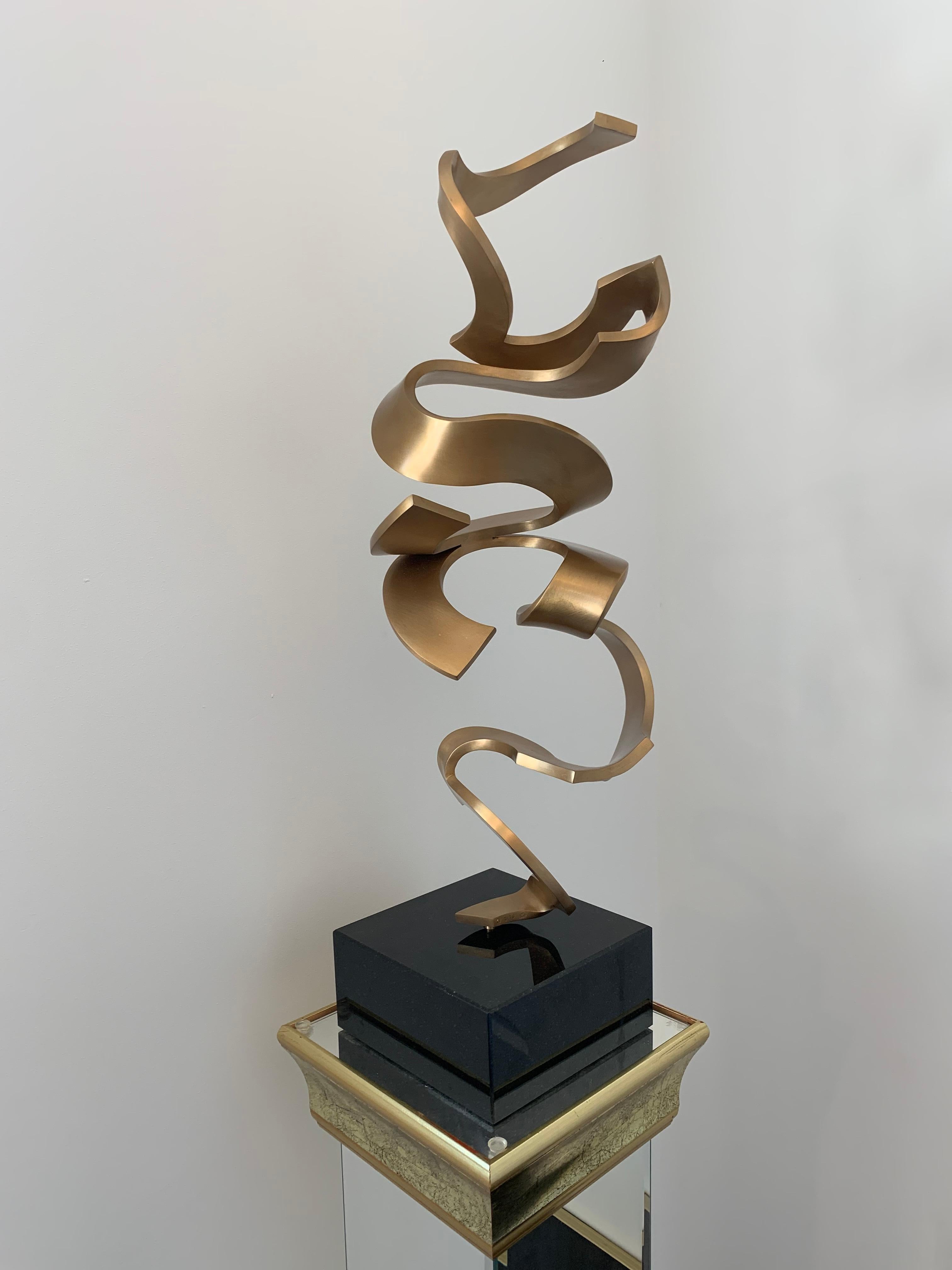 Schwerelos Gold by Kuno Vollet - Contemporary Golden bronze sculpture 7