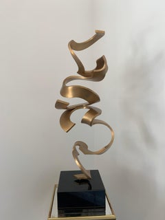 Schwerelos Gold by Kuno Vollet - Contemporary Golden bronze sculpture
