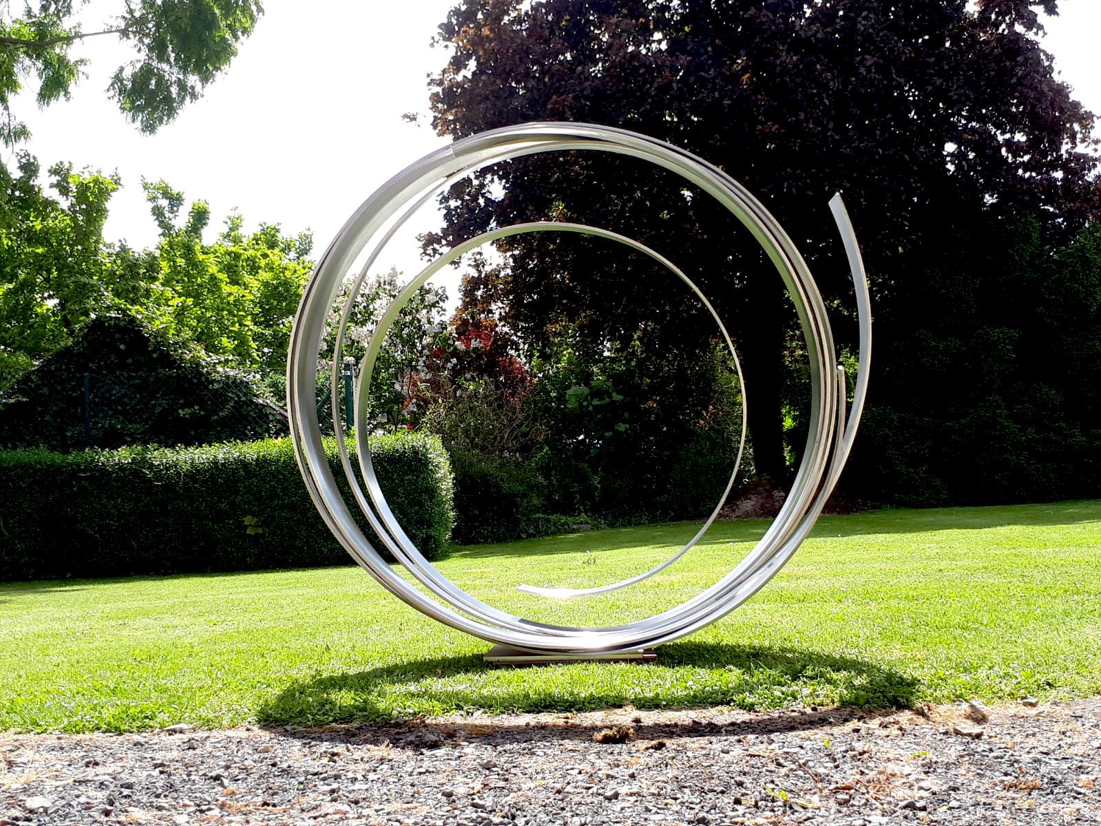 Silver Orbit di Kuno Vollet Scultura contemporanea in acciaio inox per esterni in vendita 1