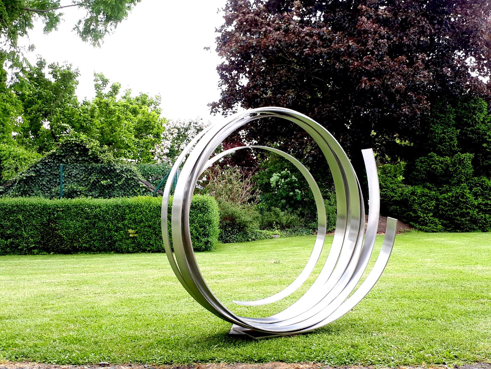 Silver Orbit by Kuno Vollet Contemporary Stainless Steel sculpture for Outdoors For Sale 1