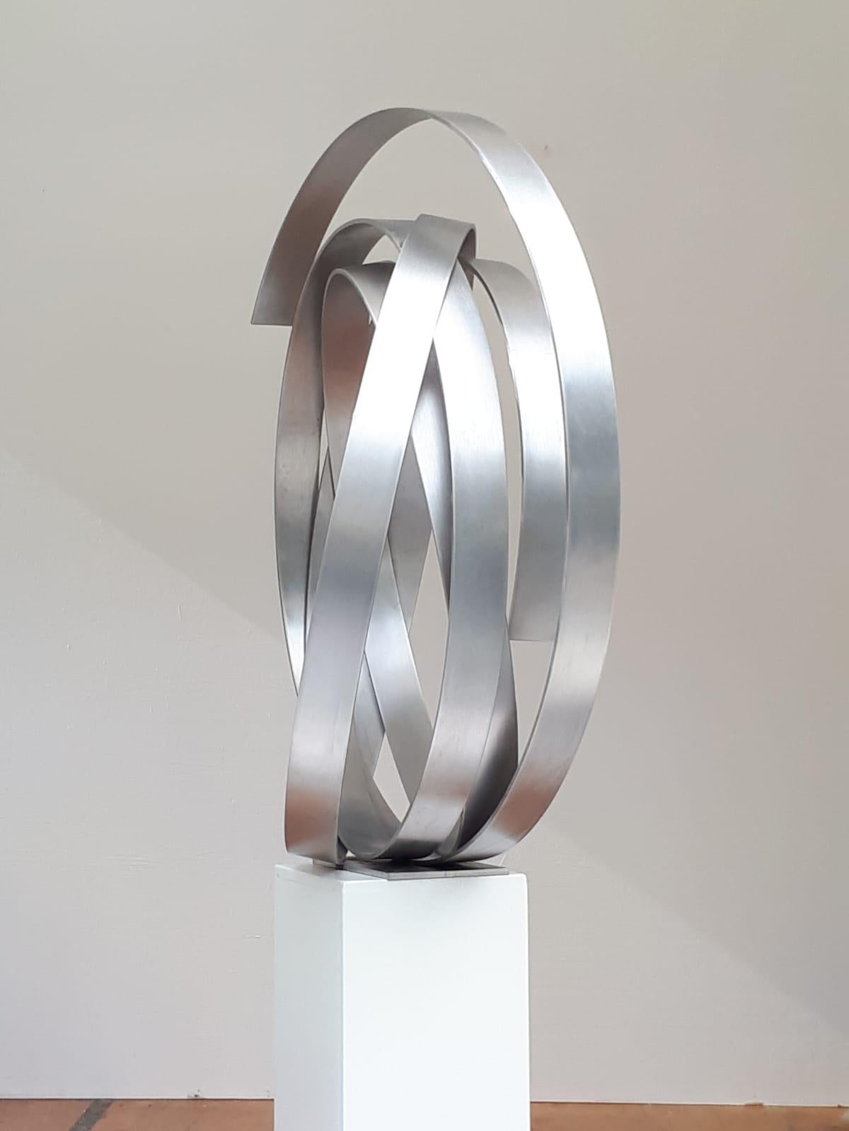 Silver Circle by Kuno Vollet - Contemporary indoor or outdoor sculpture For Sale 3