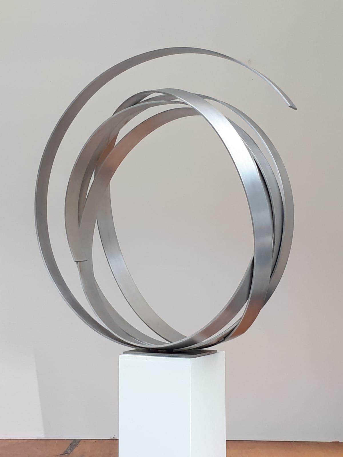 Silver Circle by Kuno Vollet - Contemporary indoor or outdoor sculpture For Sale 4