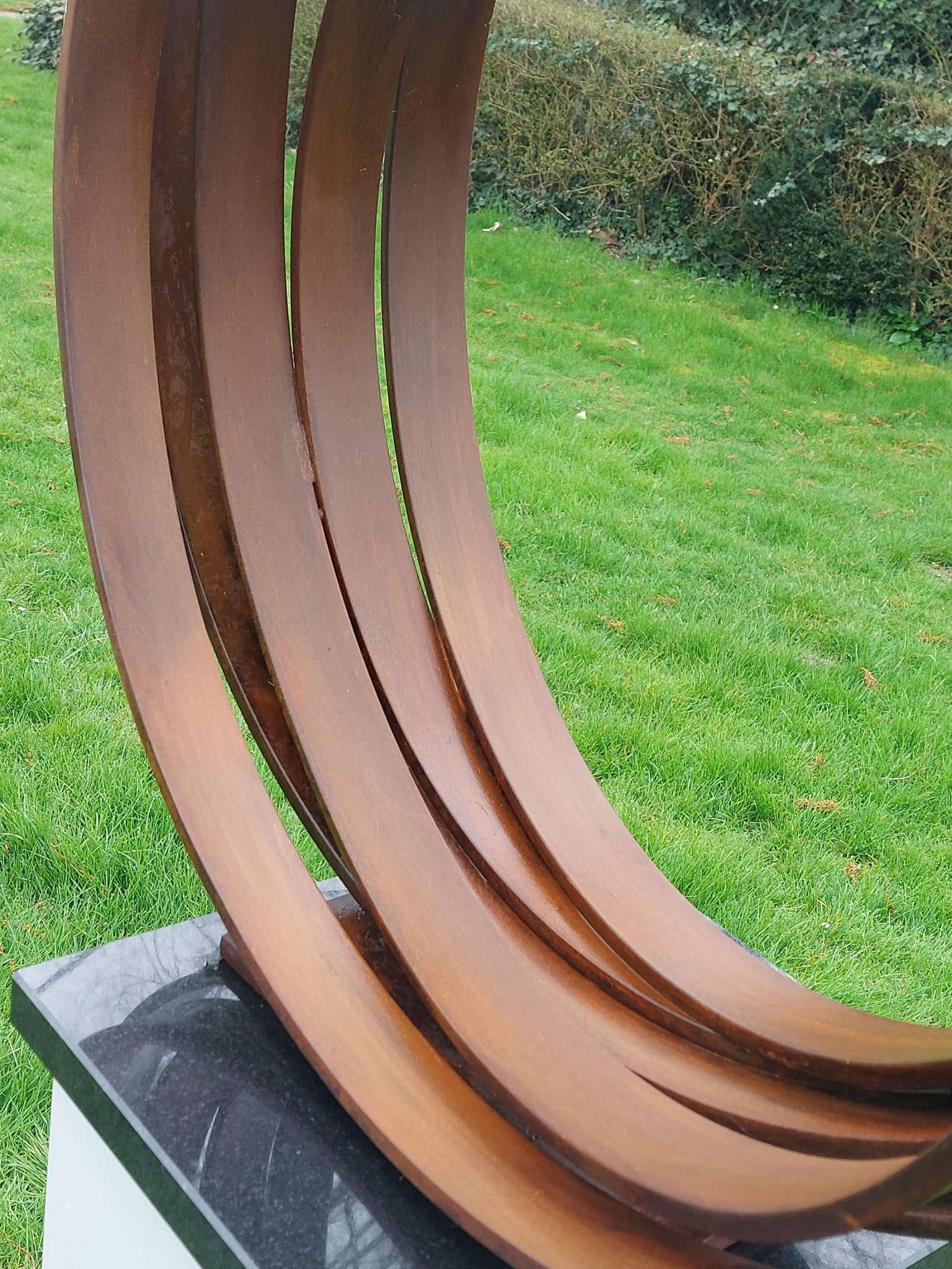 Steel Orbit by Kuno Vollet - Zeitgenössische verrostete Skulptur für den Außenbereich im Angebot 9