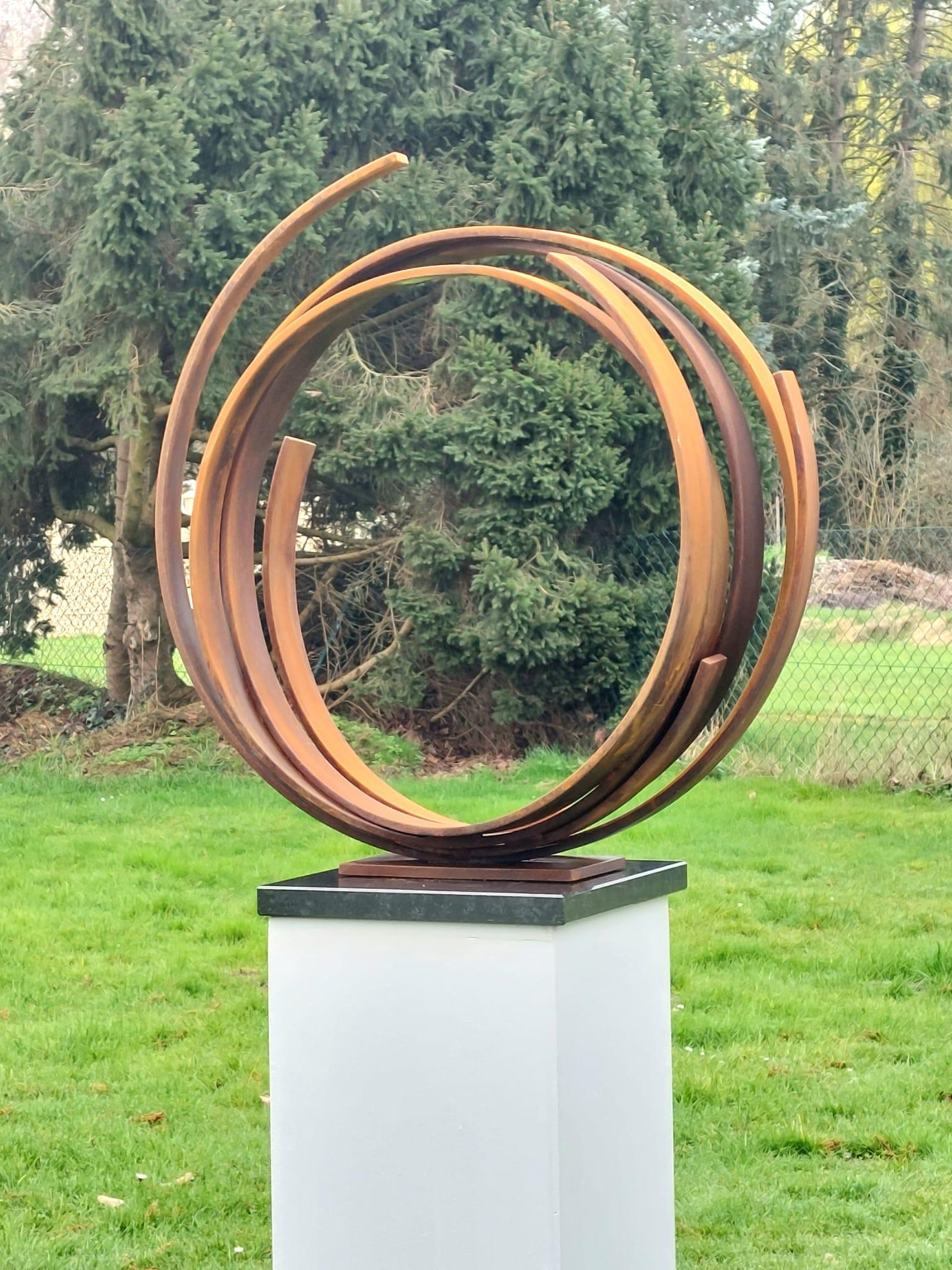 Steel Orbit by Kuno Vollet - Zeitgenössische verrostete Skulptur für den Außenbereich im Angebot 15