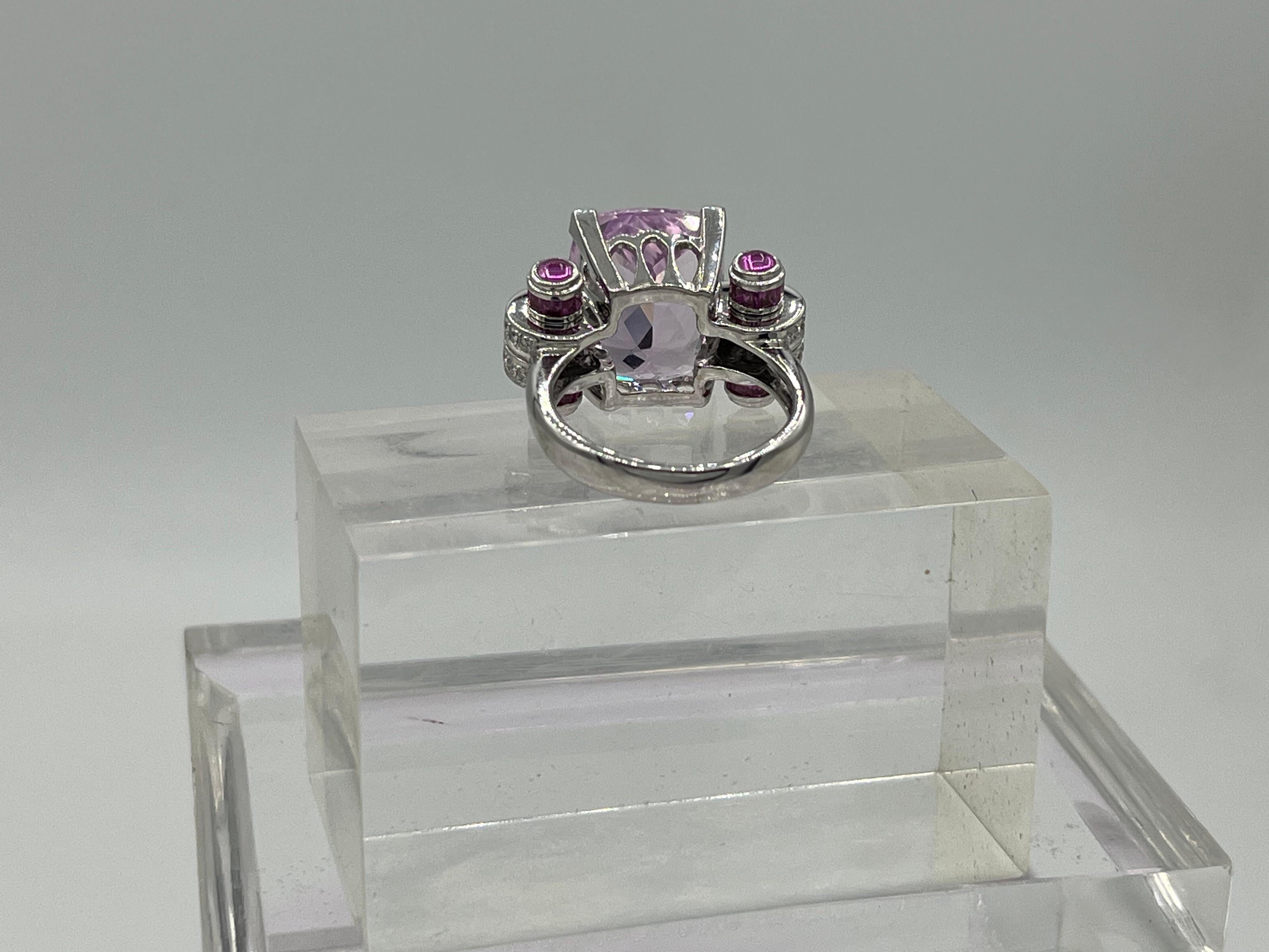 Kunzit Diamond Saphire ring in 18k gold In New Condition In Bad Kissingen, DE