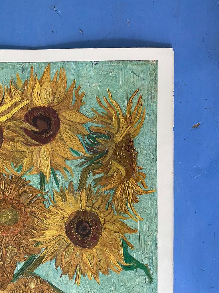 A print of the painting sunflowers by Vincent van Gogh (1853-1890). The print was printed in Switzerland, 1961, Freudenstadt, Wien, for KUNSTKREIS LUZERN. The painting was, at that time at the Neue Staatsgalerie, Munchen. Not framed.
Measurements: