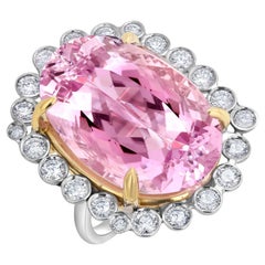 Kunzite 28.14 Diamond 1.60 Carat 18 Karat Gold 0.90 Inch Width Cluster Ring