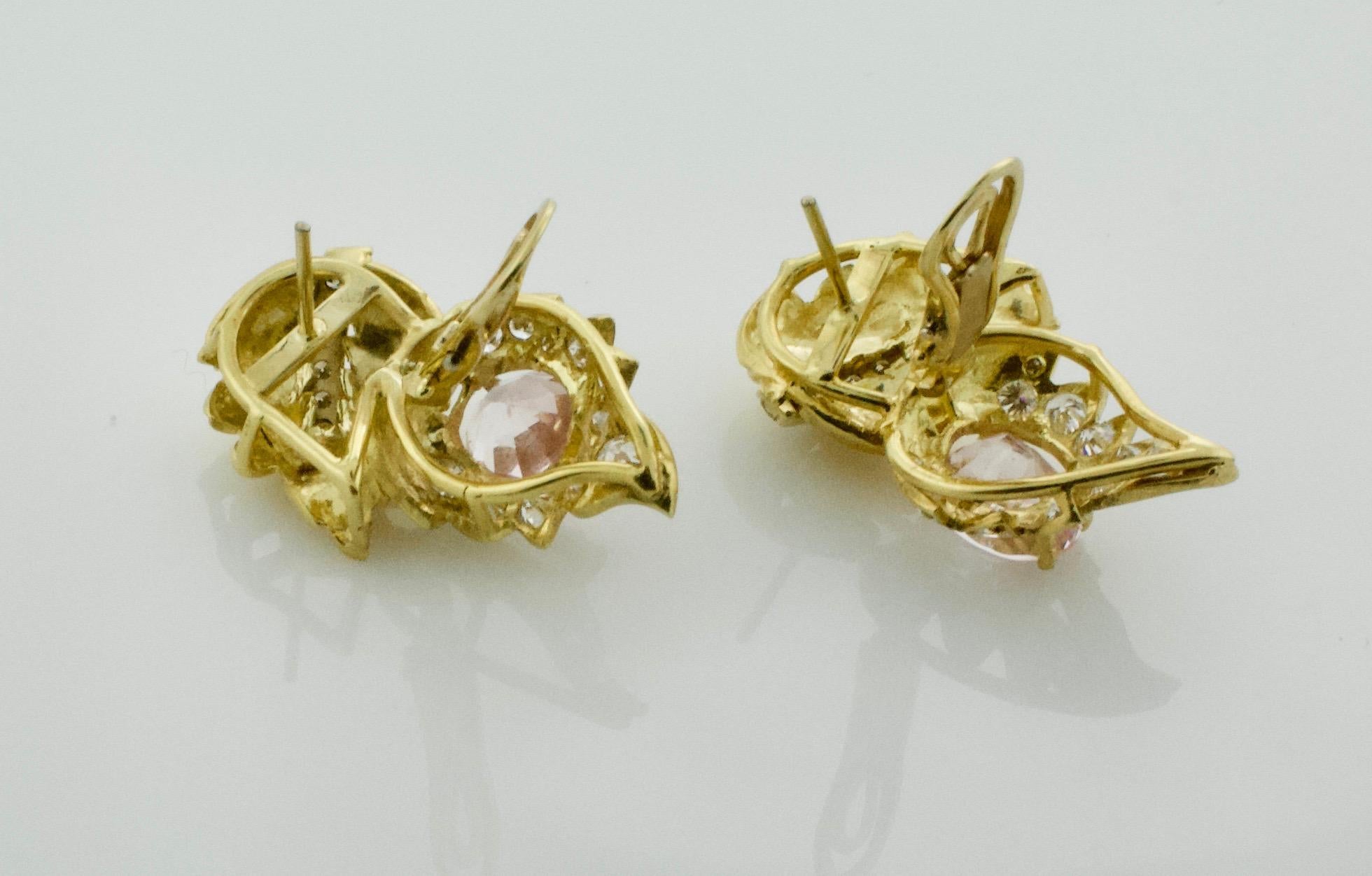 Women's or Men's Kunzite and Diamond Leaf Design Earrings in 18 Karat, circa 1960s For Sale