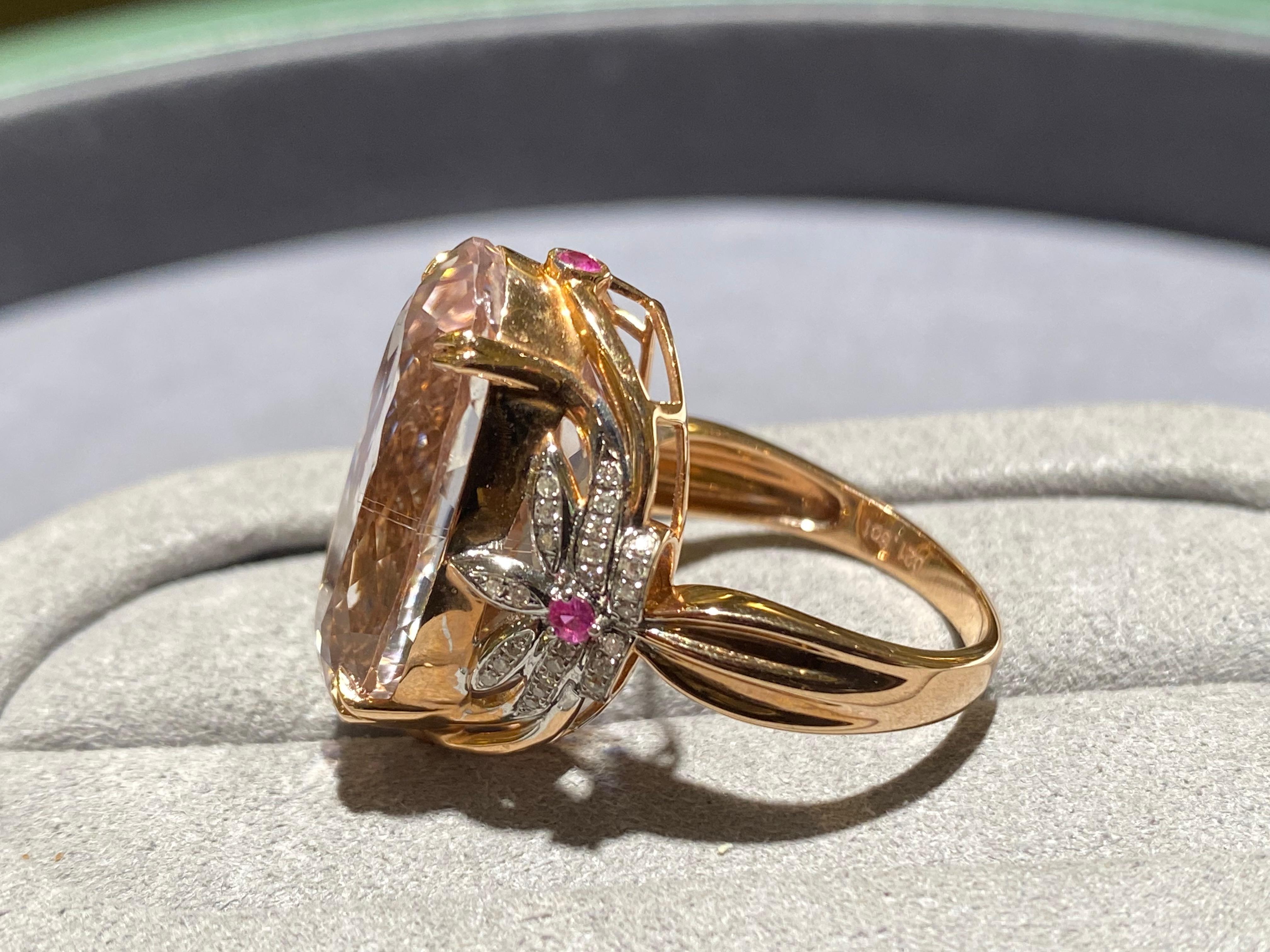 Kunzite and Diamond Ring in 18k Rose Gold In New Condition For Sale In Melbourne, AU