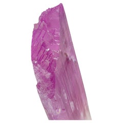 Cristallo di kunzite dalla provincia di Nuristan, Afghanistan