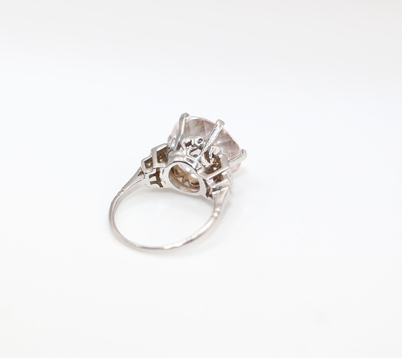 Women's Kunzite Diamonds White 18K Gold Ring, 1970 For Sale