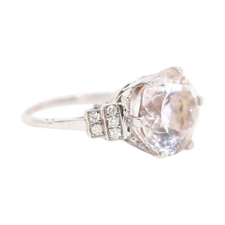 Bague en or blanc 18 carats avec kunzite et diamants, 1970 en vente