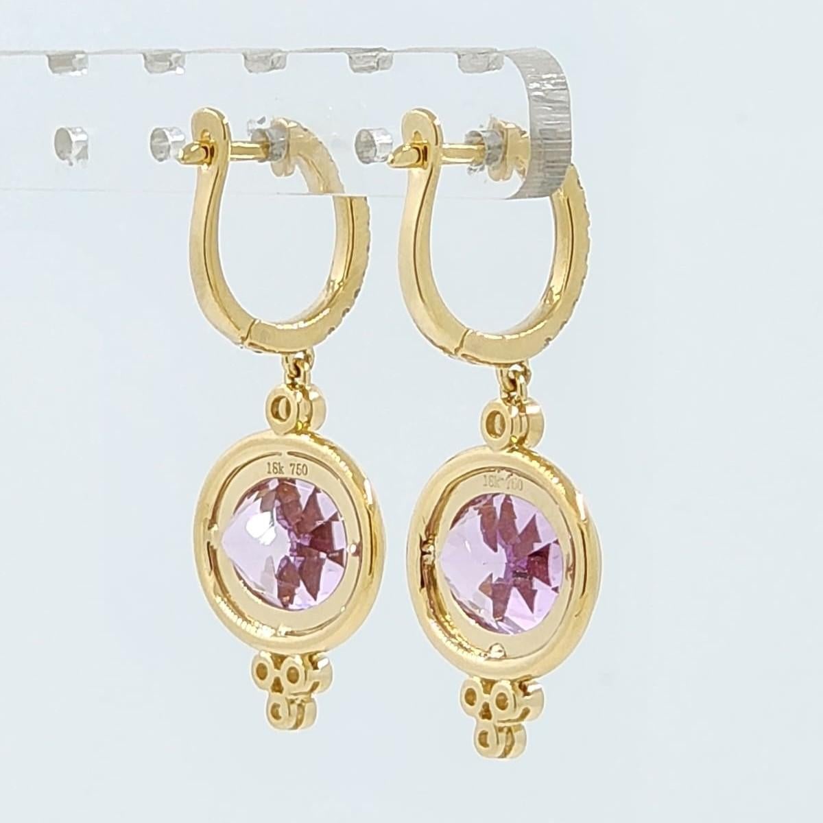 Women's Kunzite Drop Earrings in 18 Karat Yellow Gold For Sale