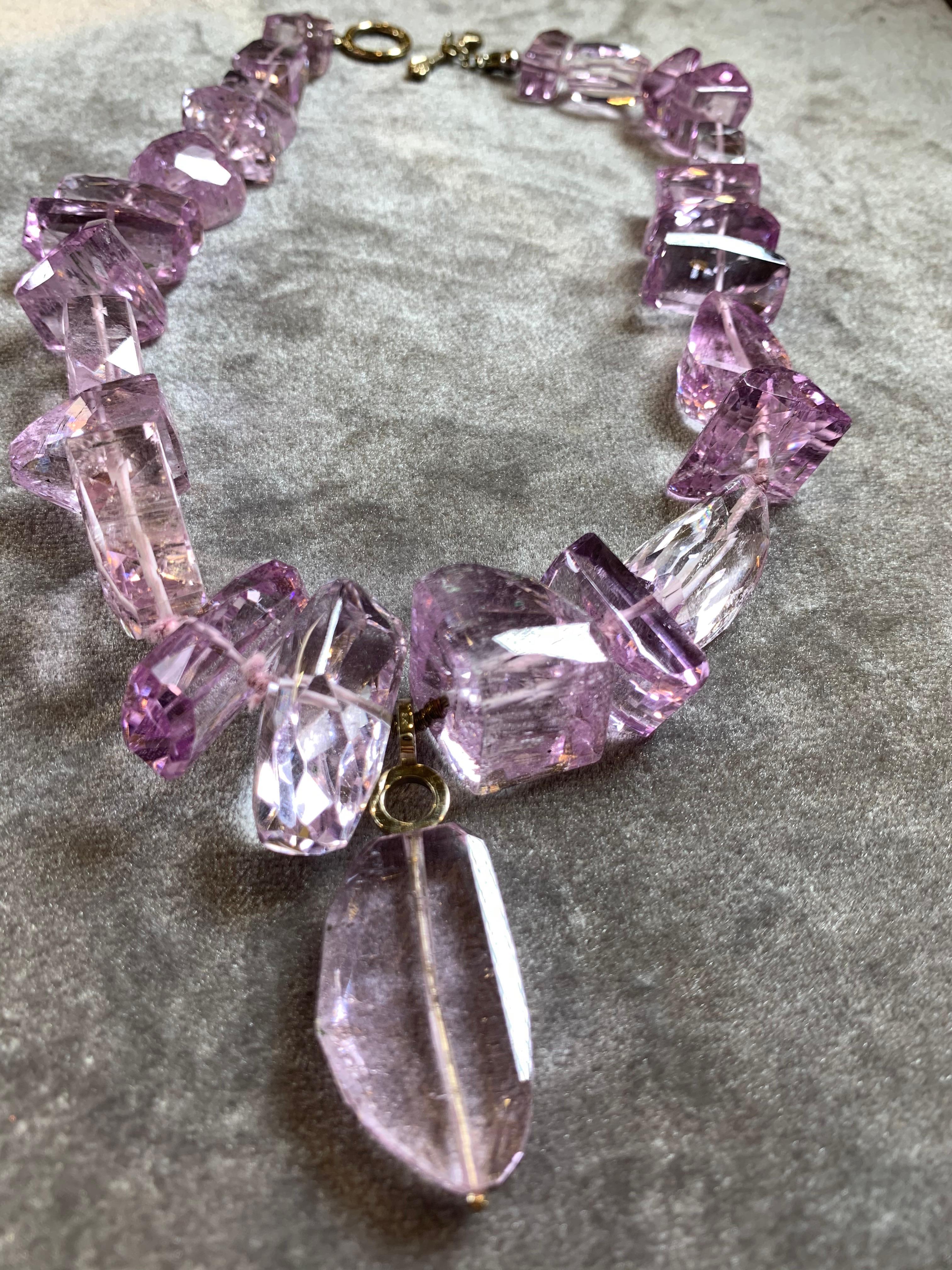 Kunzite Necklace In New Condition For Sale In Carmel, CA