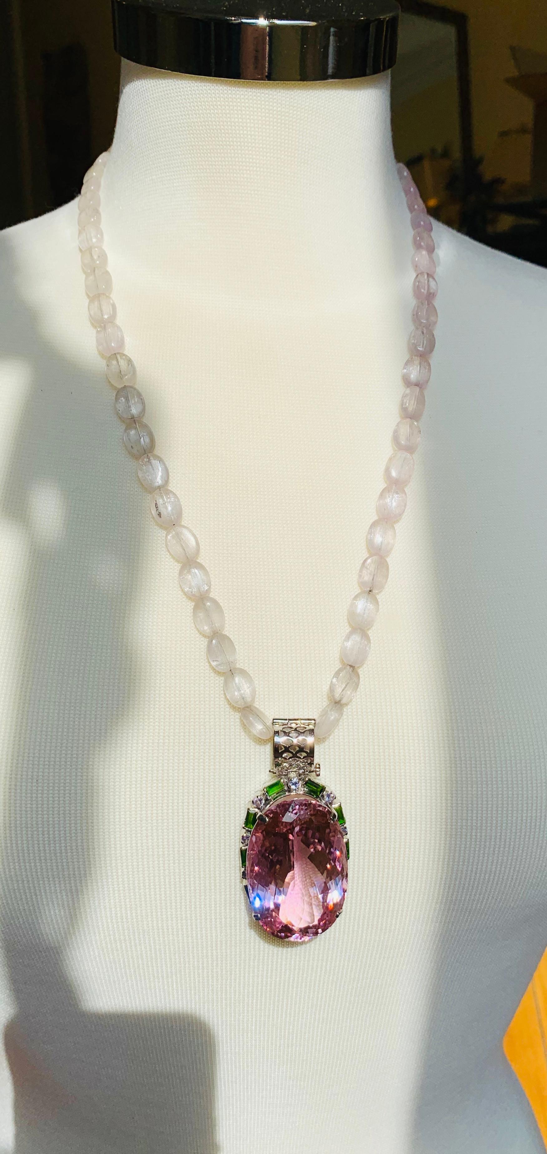182.15 Carat Unheated Kunzite Pendant Necklace Chrome Diopside Tanzanite In New Condition For Sale In New York, NY