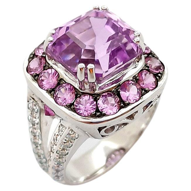 Bague en kunzite, saphir rose et diamants sertie en or blanc 18 carats