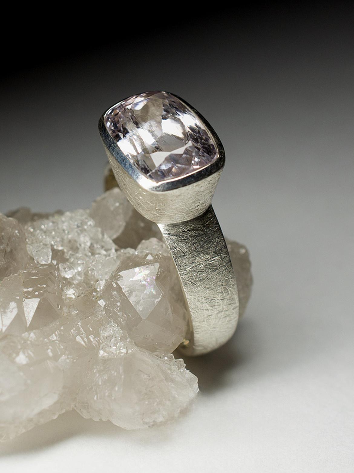 Kunzite Ring Silver Natural Pink Gemstone gift vintage ring 8 size For Sale 4
