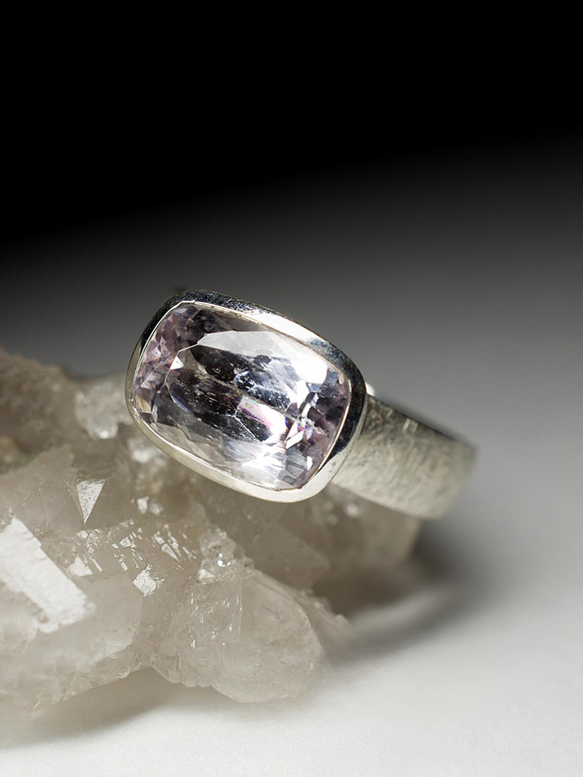 Artisan Kunzite Ring Silver Natural Pink Gemstone gift vintage ring 8 size For Sale