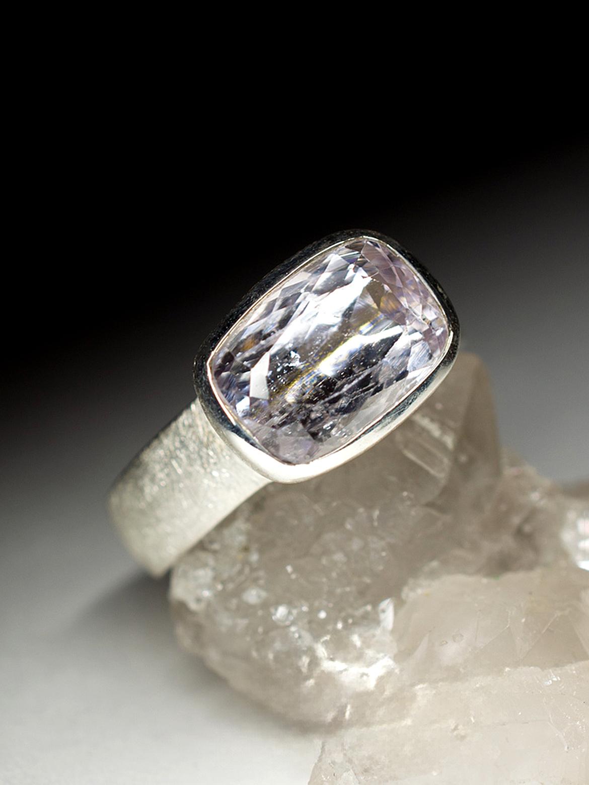Women's or Men's Kunzite Ring Silver Natural Pink Gemstone gift vintage ring 8 size For Sale