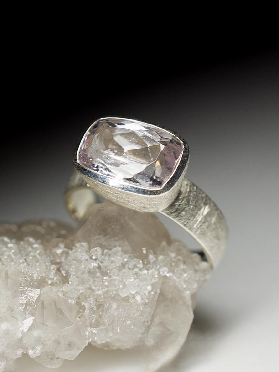 Kunzite Ring Silver Natural Pink Gemstone gift vintage ring 8 size For Sale 2