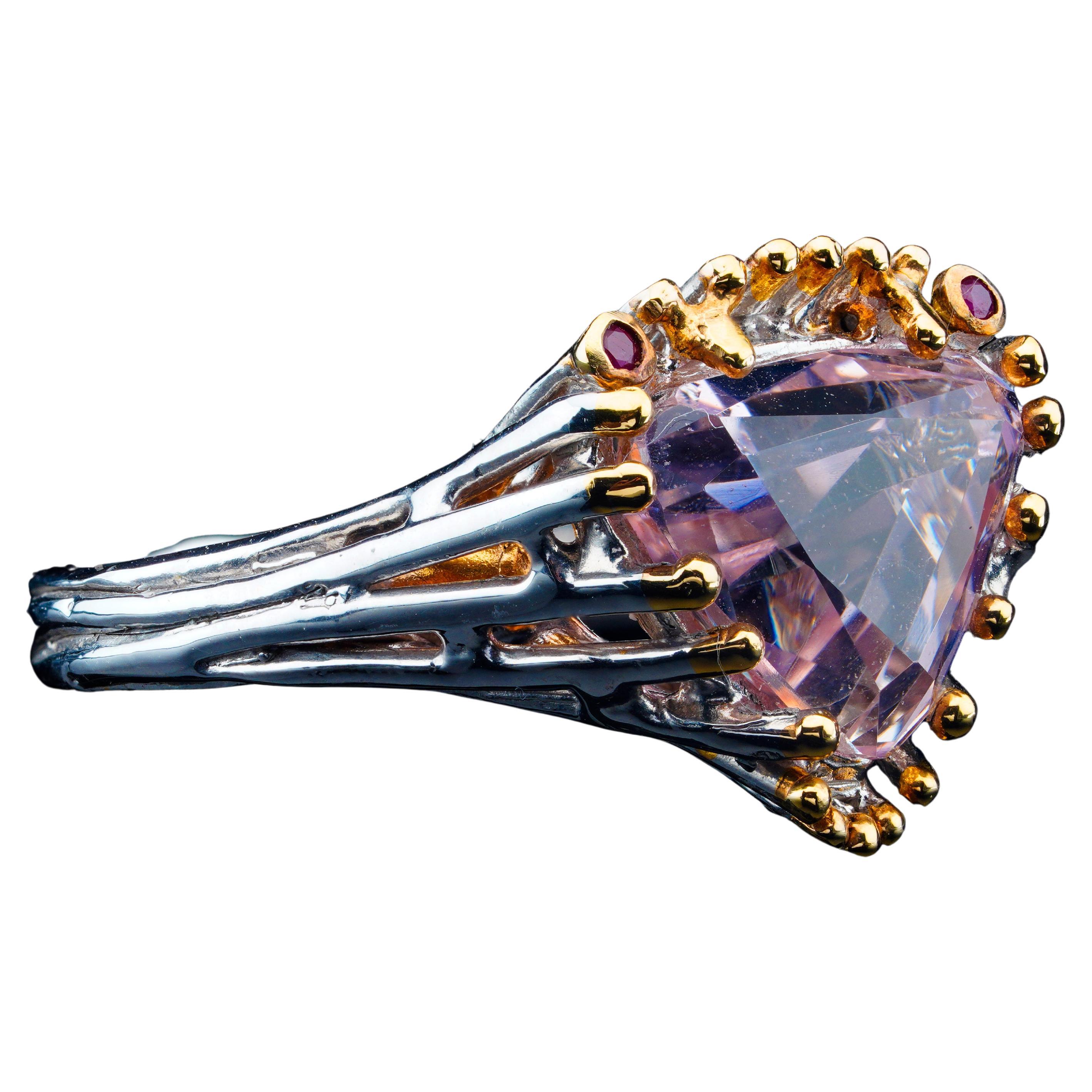 Kunzit 
Rubin Designer-Ring // Natürlicher Kunzit im Billionen-Schliff // Sterling Silber im Angebot