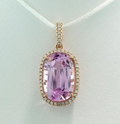 Kunzite Stunning lilac colour 24.11 Carat Diamonds Pendant 18 Karat Rose Gold