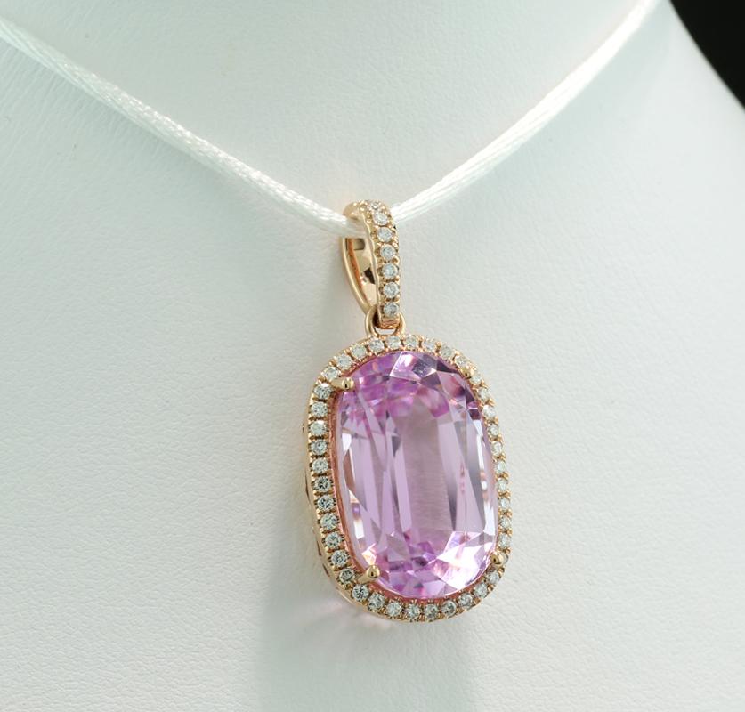 Cushion Cut Kunzite Stunning lilac colour 24.11 Carat Diamonds Pendant 18 Karat Rose Gold For Sale