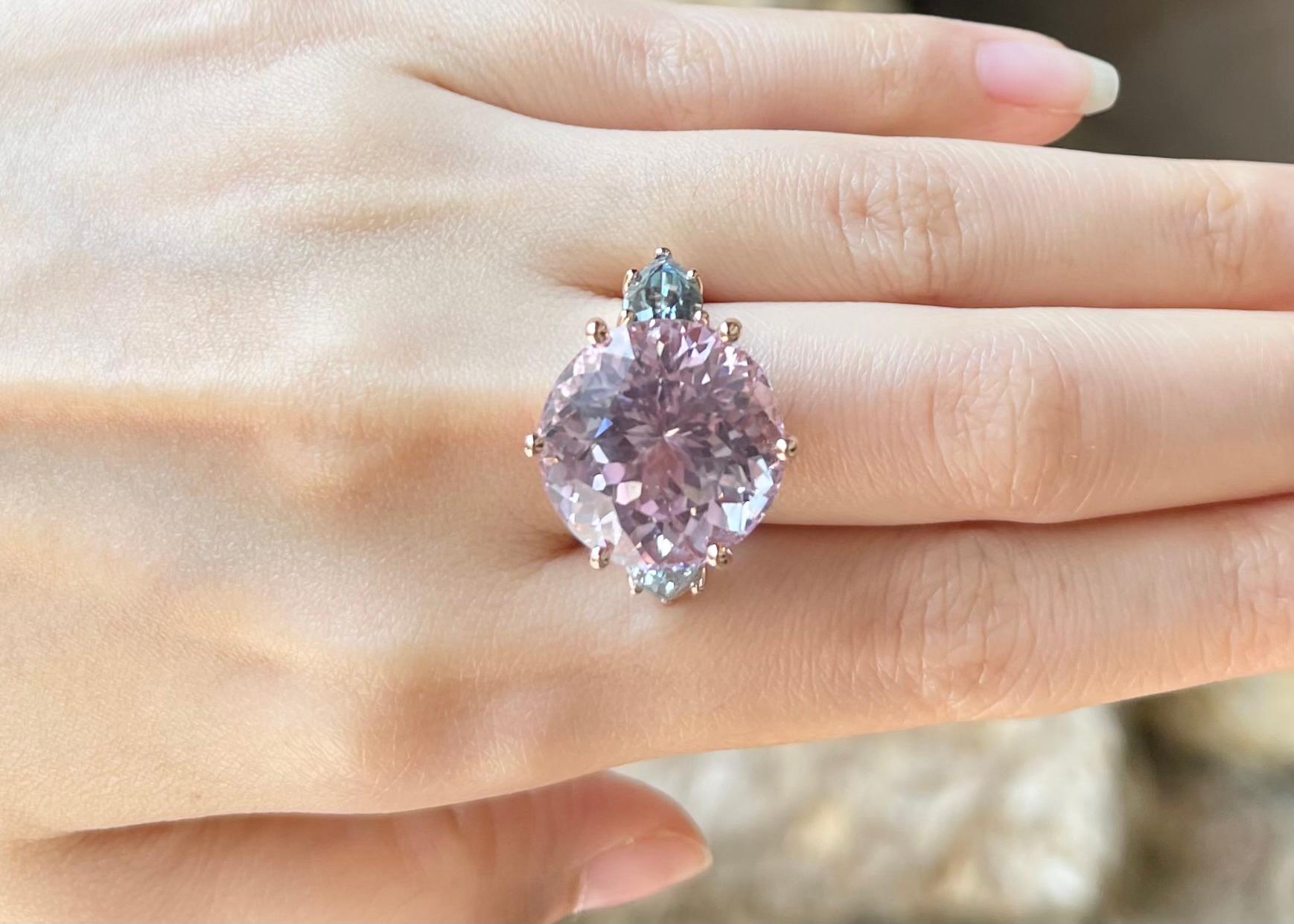 Contemporain Bague en kunzite et aigue-marine sertie en or rose 14 carats en vente